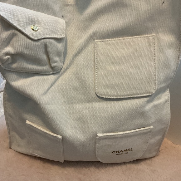 GWP Chanel Beaute 4 Pocket Tote with gift box. - Picture 1 of 2